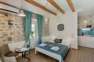 Апарт-отели Conborgo Apartments Кумбор Номер-студио с террасой-31